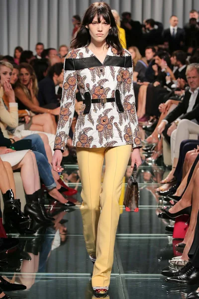 Look 33
